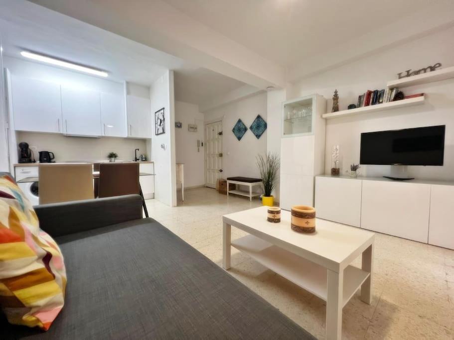 Magnifico Apartamento En El Centro De Фуэнхирола Экстерьер фото
